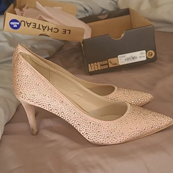 Shoes - Picture 5 of 8